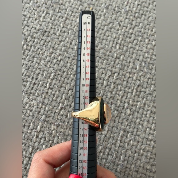 House of Harlow 1960 Green Agate & Gold Statement Ring - Picture 4 of 7